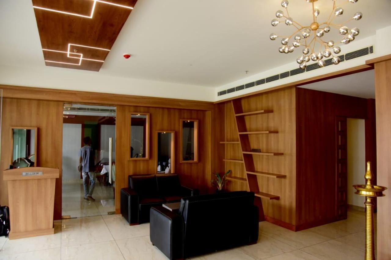 Hotel Emerald Palace Kottiyam Buitenkant foto